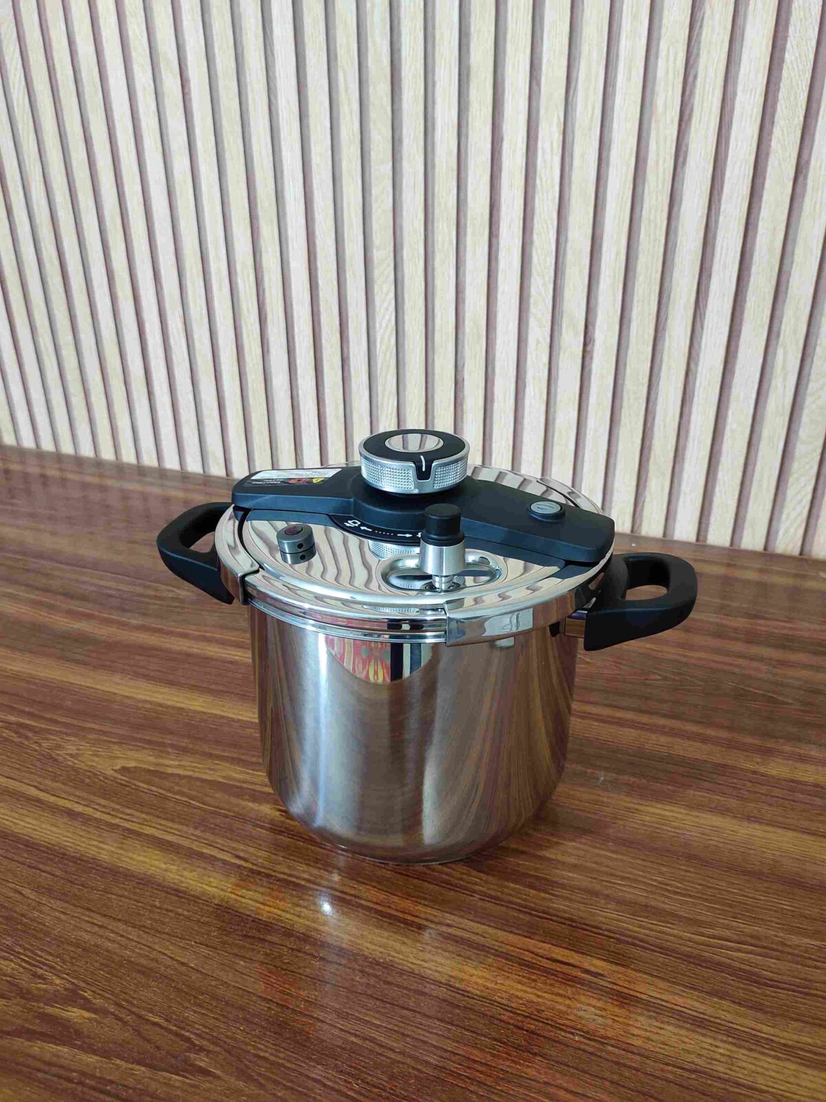 Steampunk Multi-purpose Clipso Pressure Cooker - 9 Liters