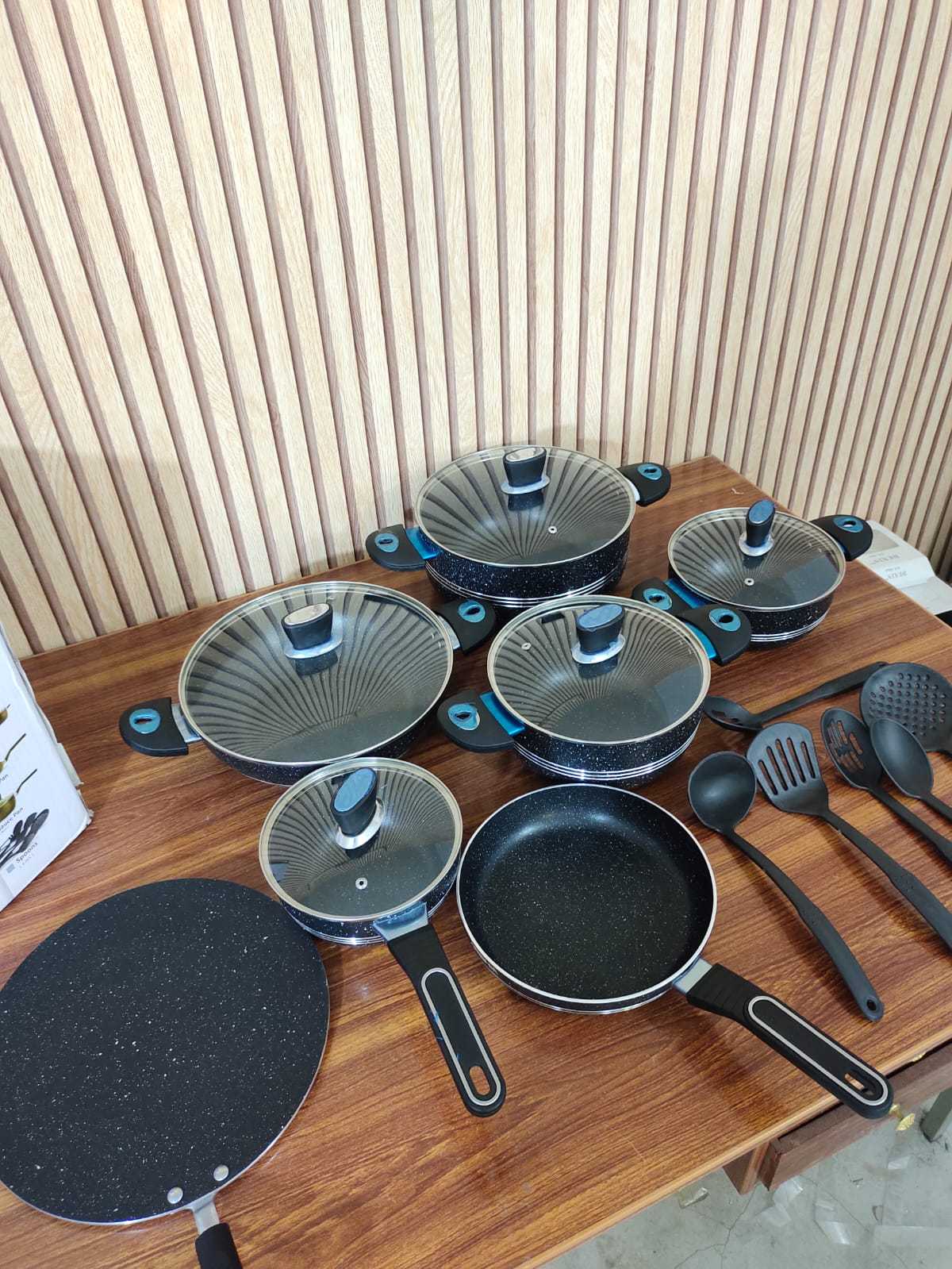 Arshia 18 pcs Marble Coated Non Stick Cookware Set